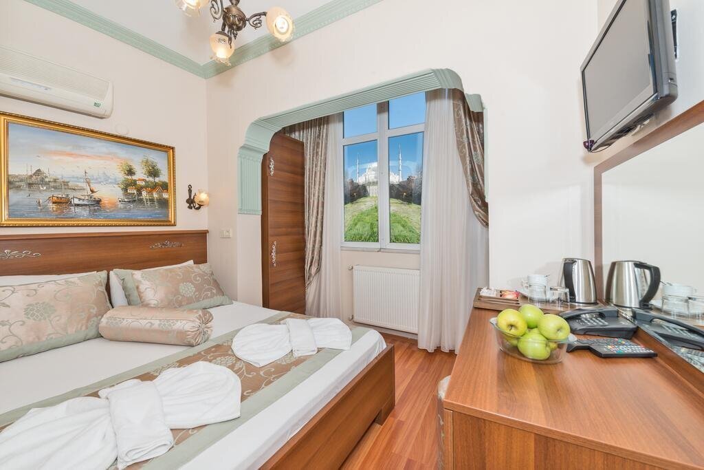 Отель Lamp Hotel (ex. Turgut Hotel) 3*