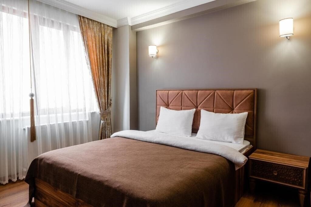 Панорама Madame Roza 2*