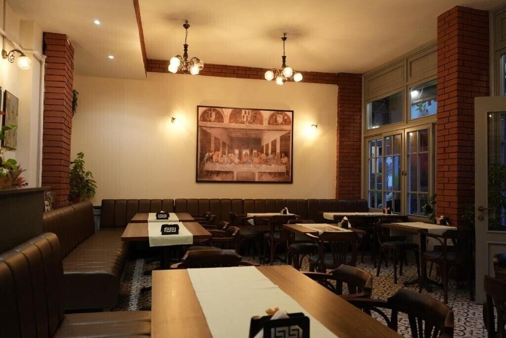 Фотографія Madame Roza 2*