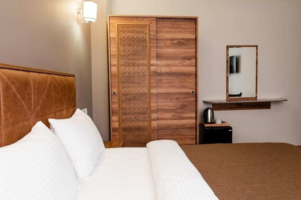 Вид Madame Roza 2*