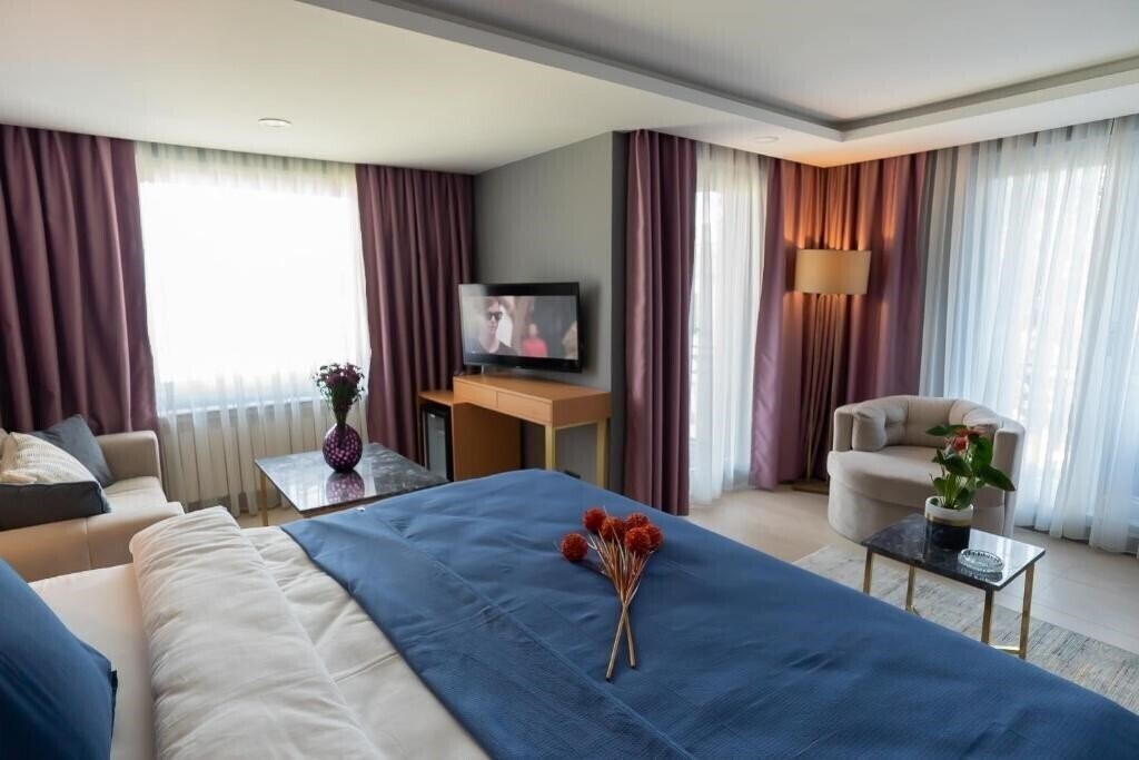 Панорама Malta Bosphorus Hotel (ex. Malta Bosphorus Hotel & Suites, Malta Bosphorus by Molton Hotels, Palanga Bosphorus) 3*