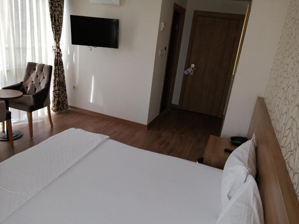 Территория Nice Royal Hotel 3*