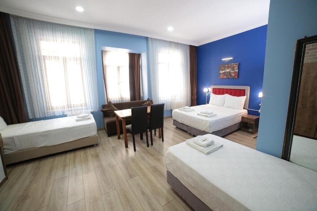 Панорама Taksim Park Suites 2*