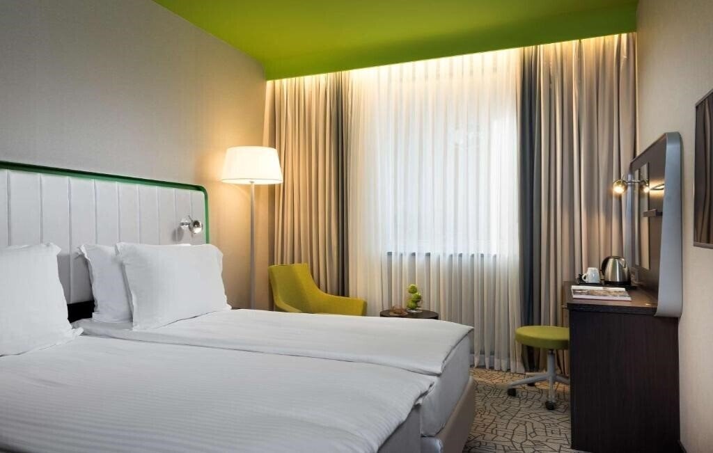 Вид Park Inn By Radisson Istanbul Atasehir 4*