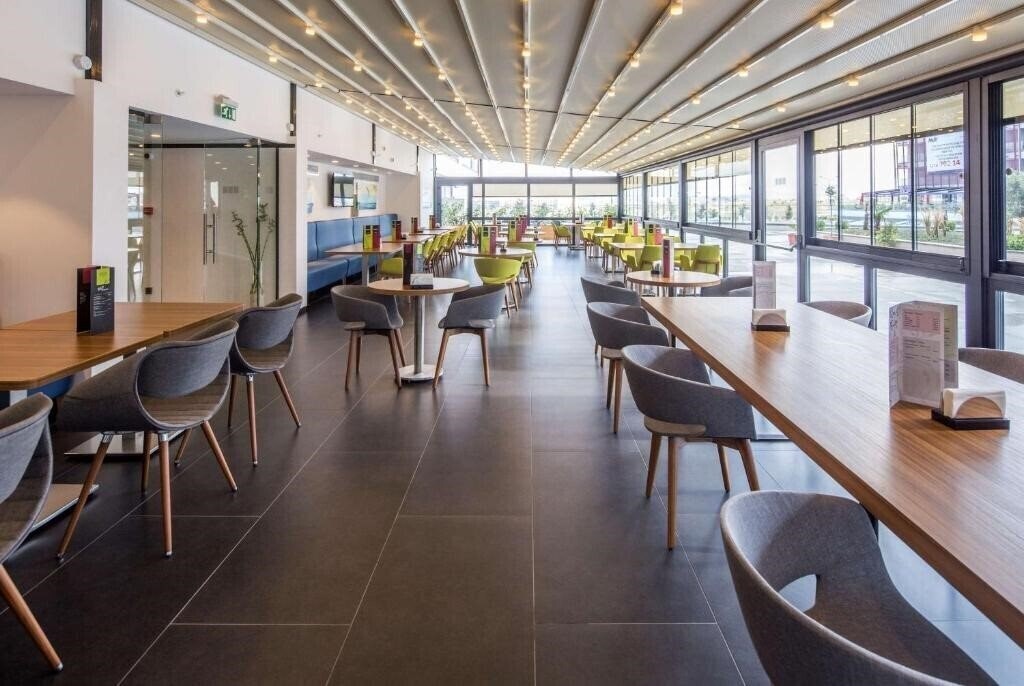 Апартаменты Hampton By Hilton Istanbul Kurtkoy 4*