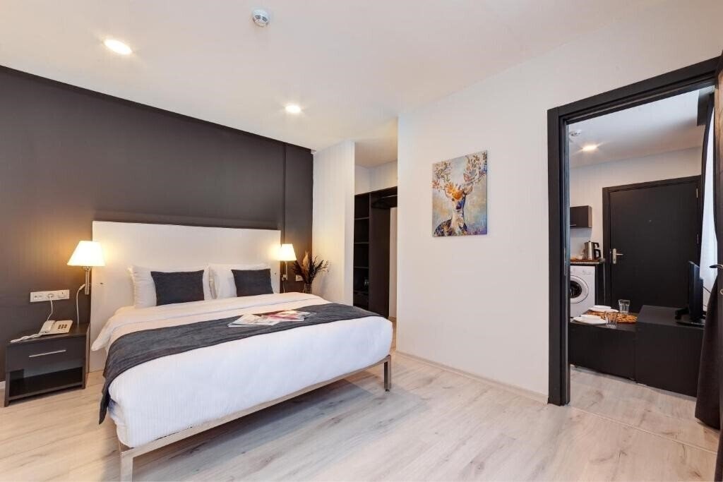 Панорама Lime Garden Hotel 3*