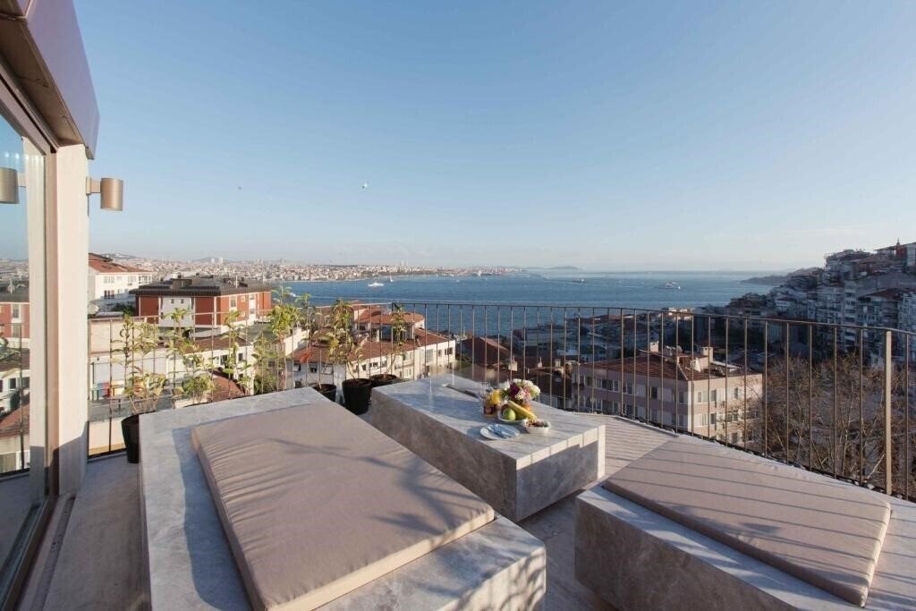 Територія Noble22 Suites 4*