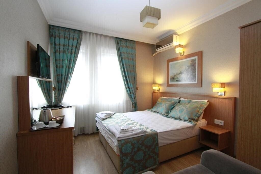 Апартаменти Agora Boutique Hotel 3*