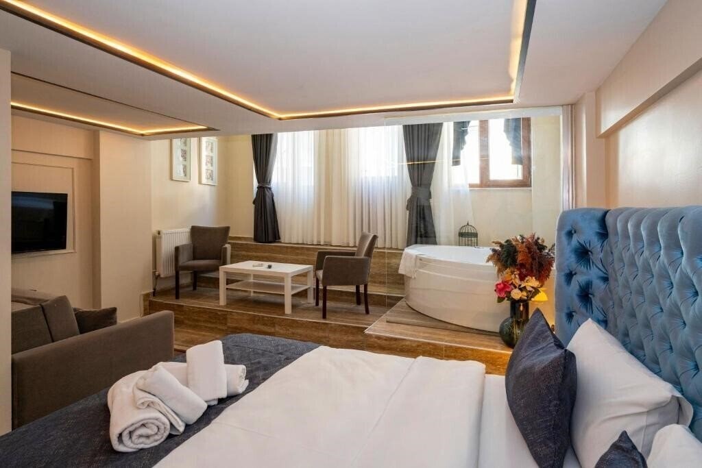 Отель Aiza Suites 3*