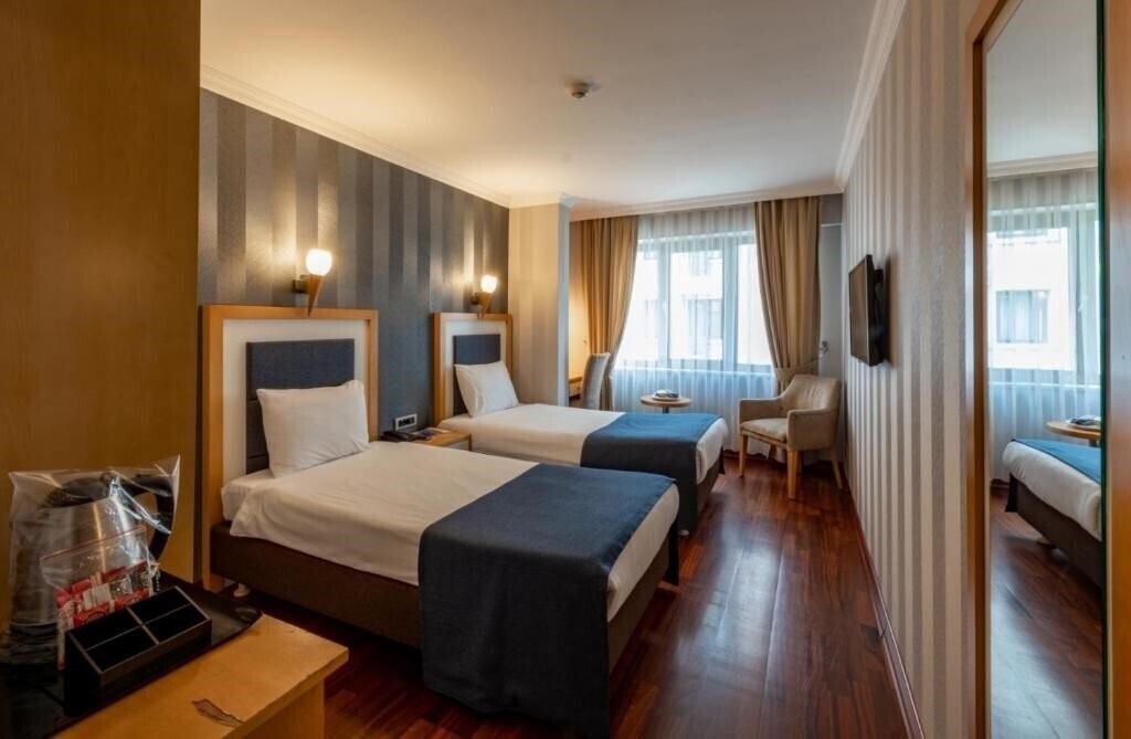 Фото Nova Plaza Hotel Taksim Square (ex. Manesol Boutique Lamartine Park) 3*