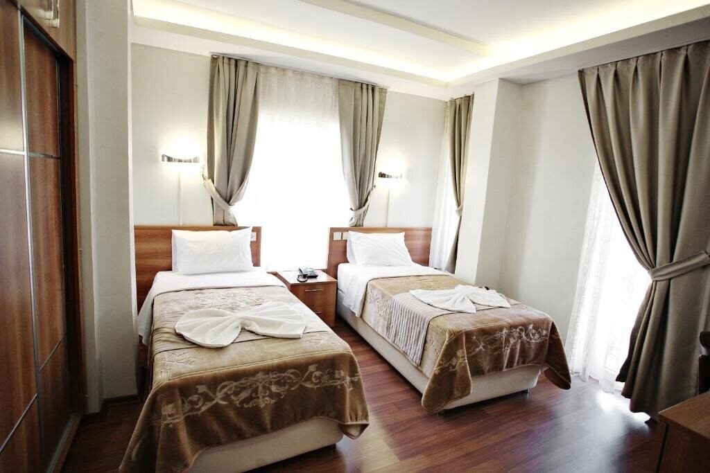 Панорама Taksim Palace Hotel 2*