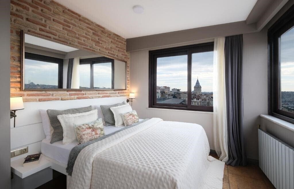 Вид The Pera Hotel 3*