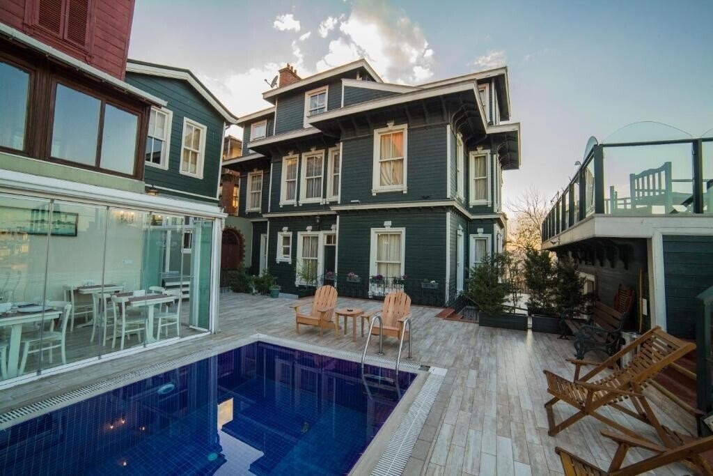 Готель HHK Hotel (ex. HHK Hotel Boutique, Hayriye Hanım Konagi Hotel) 4*