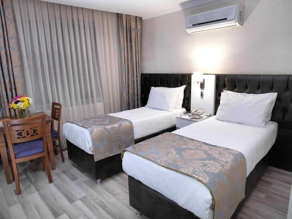 Панорама Monarch Hotel 4*