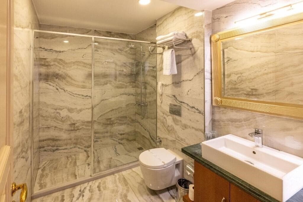 Вид Meserret Palace Istanbul 4*