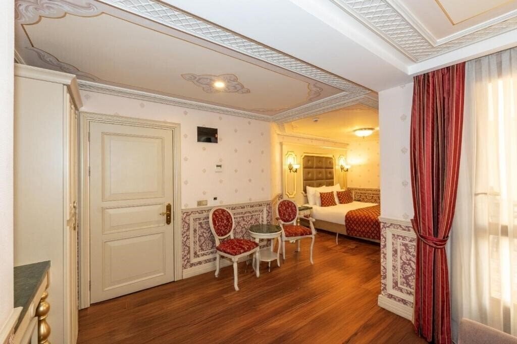 Территория Meserret Palace Istanbul 4*