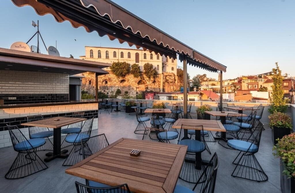 Территория Bram Hotel Istanbul 3*