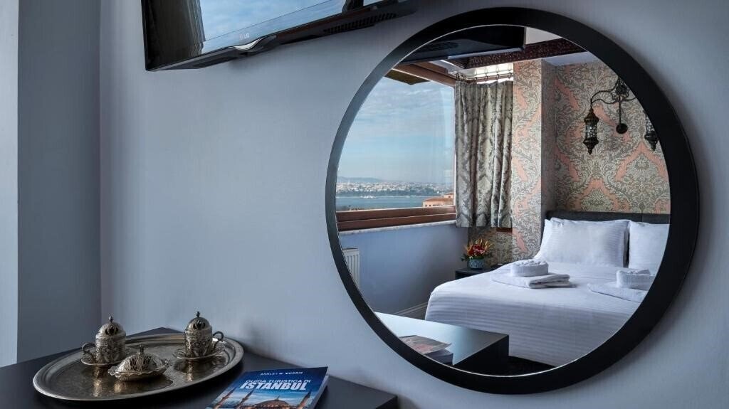 Территория Mytra Hotel 3*
