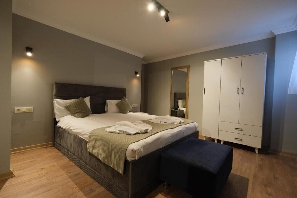 Панорама Berlin Otel Nisantasi (ex. Berlin Hotel Nisantasi, Berlin Otel Niayantaaya) 3*