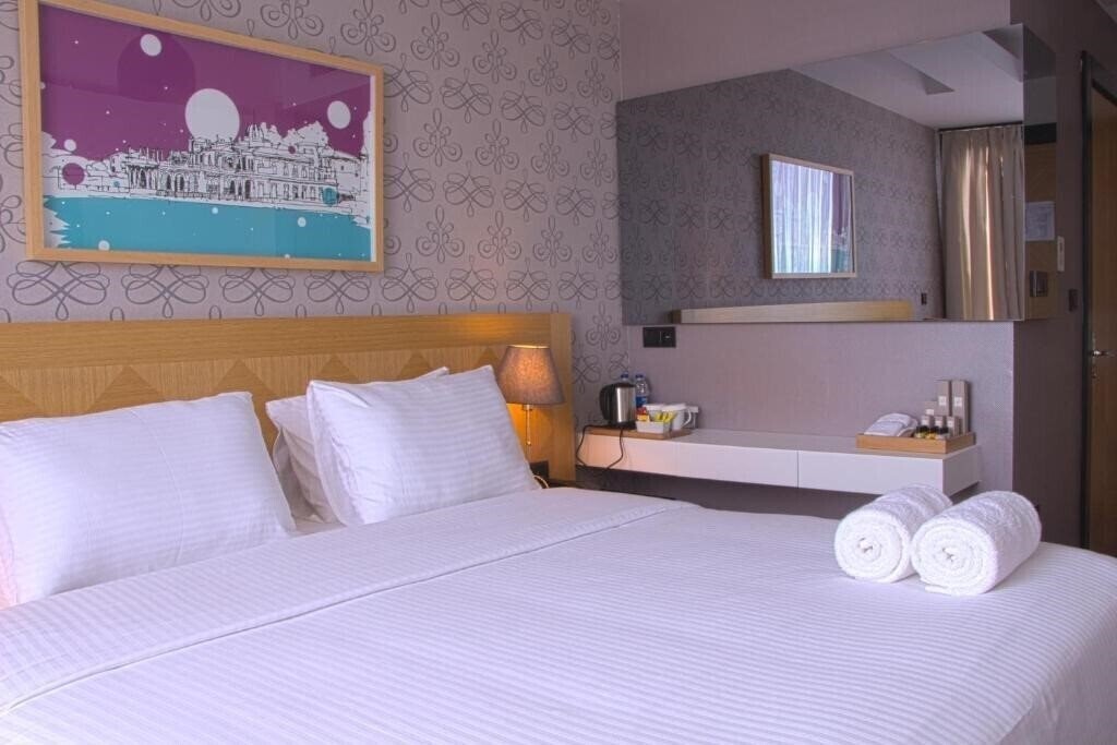 Панорама Four G Hotel (ex. Four G Hotel Boutique Hotel) 3*