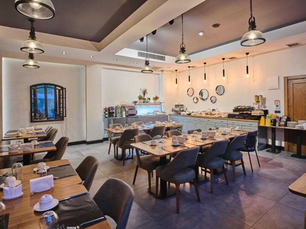 Фото Four G Hotel (ex. Four G Hotel Boutique Hotel) 3*