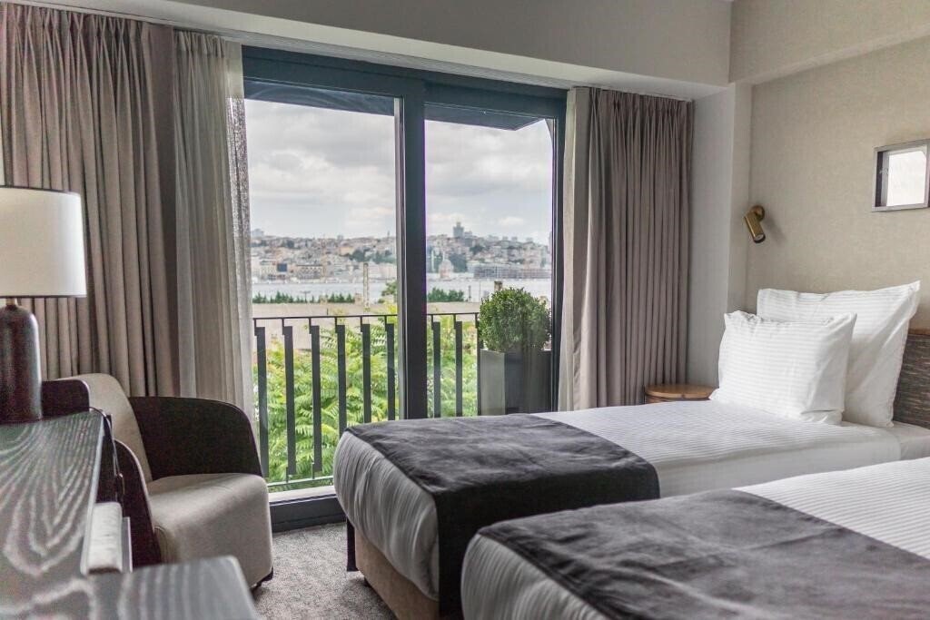 Отель Meg Hotel 3*