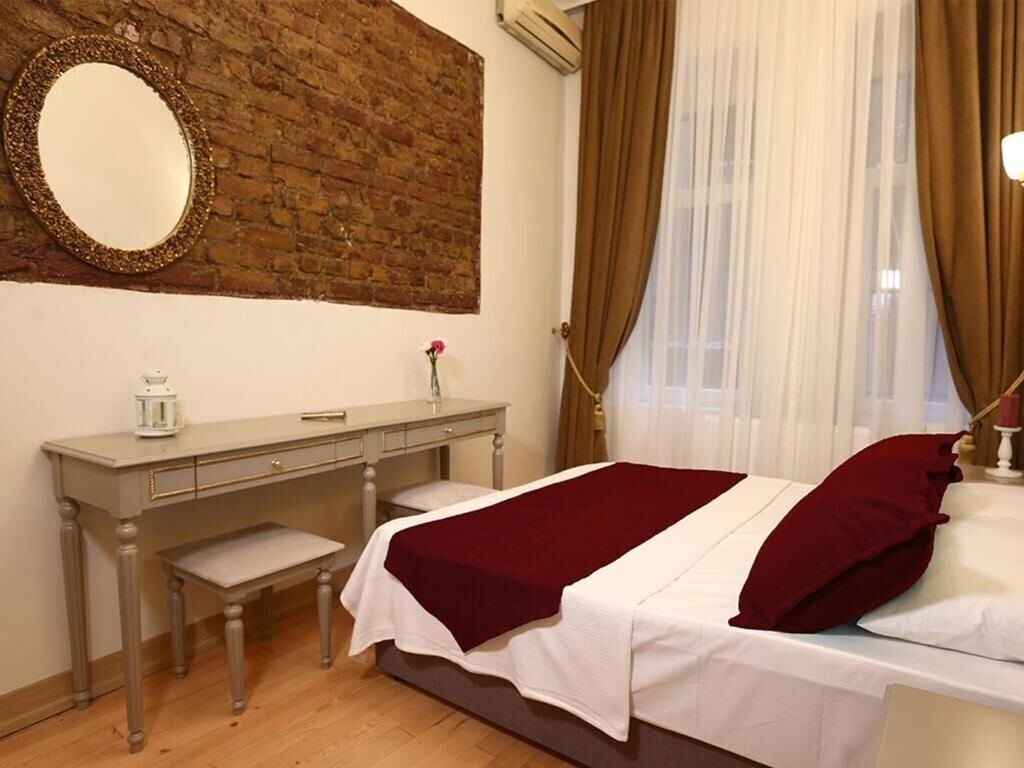 Фотографія Tepe Palace Hotel Taksim (ex. Hutsuite) 3*