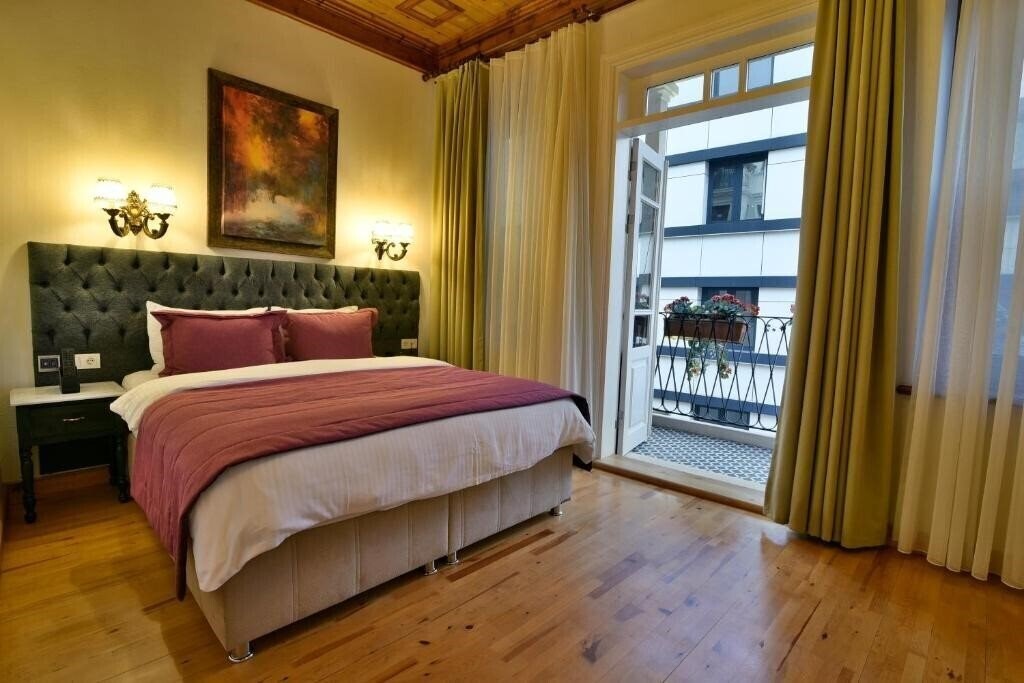 Вид Istanbul Life Hotel - Adults Only 3*