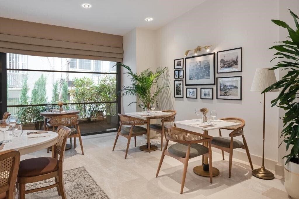 Апартаменти Delita City Hotel 4*