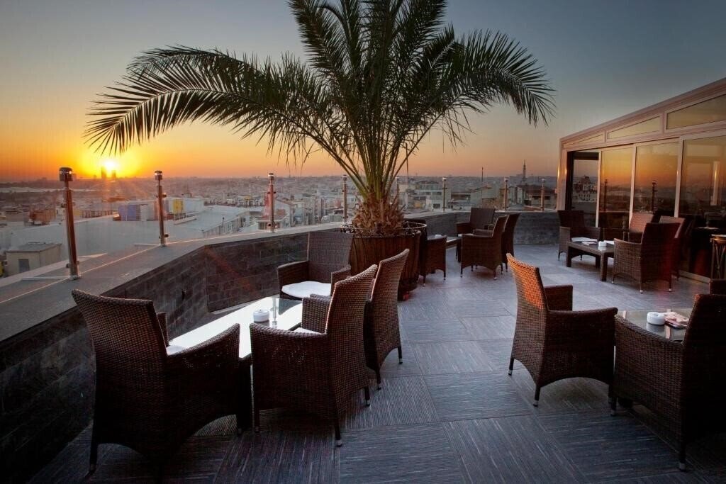 Панорама Darkhill Hotel (ex. Darkhill Hotel Istanbul, Dark Hill, The Darkhill Hotel, Cara Hotel, Cara Otel Istanbul) 4*