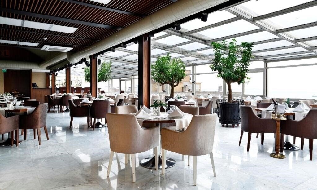 Фото Darkhill Hotel (ex. Darkhill Hotel Istanbul, Dark Hill, The Darkhill Hotel, Cara Hotel, Cara Otel Istanbul) 4*