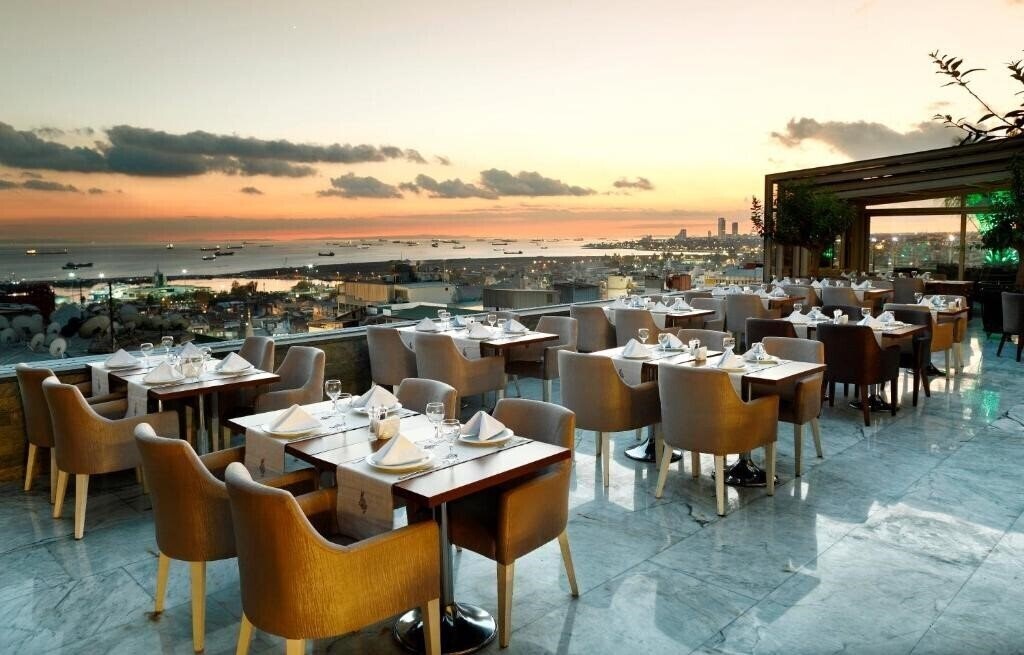 Вид Darkhill Hotel (ex. Darkhill Hotel Istanbul, Dark Hill, The Darkhill Hotel, Cara Hotel, Cara Otel Istanbul) 4*