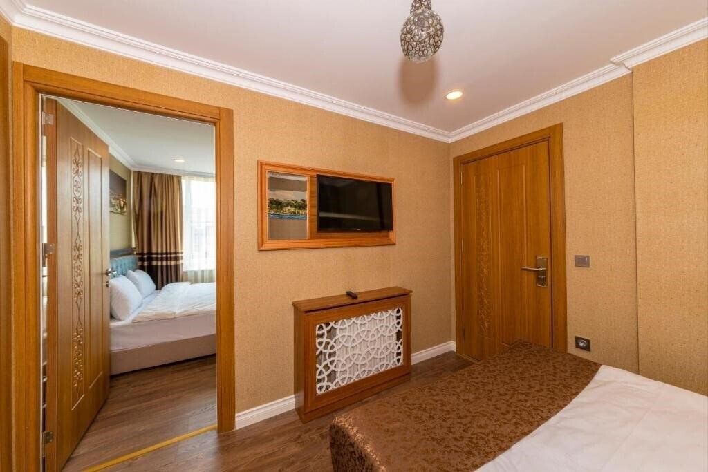 Территория Golden Sand Hotel 3*