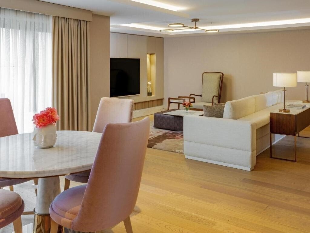 Апартаменты Movenpick Hotel Istanbul Bosphorus 5*