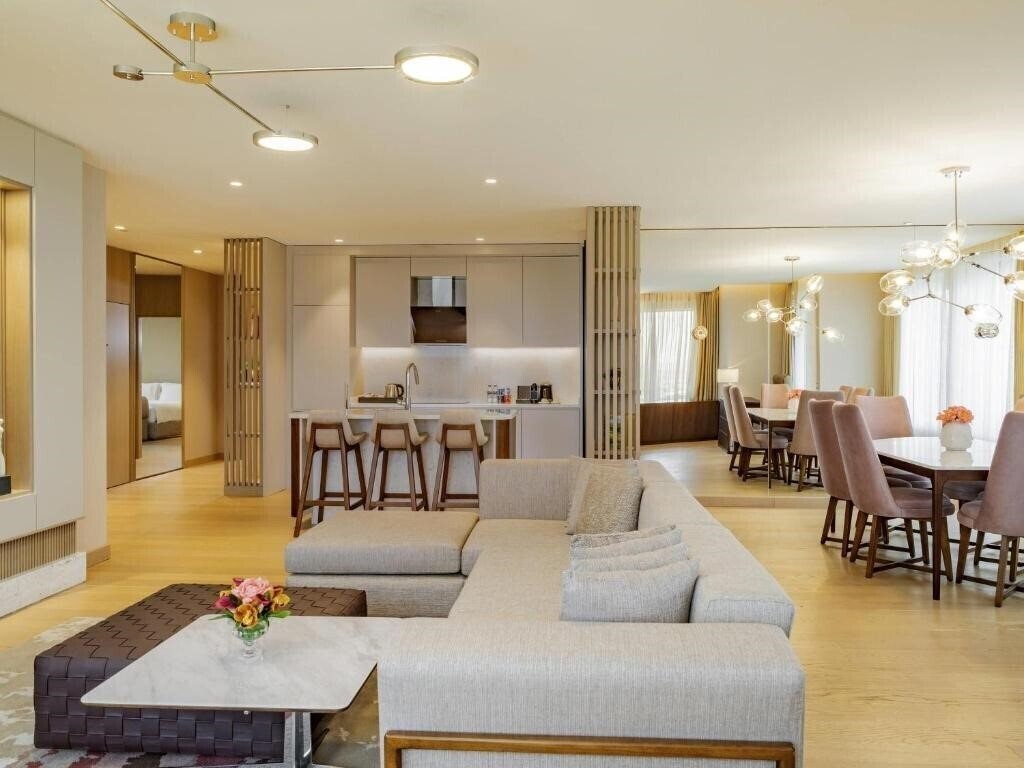 Панорама Movenpick Hotel Istanbul Bosphorus 5*