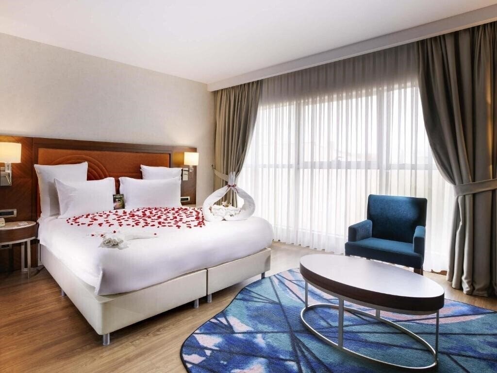 Фото Mercure Istanbul Bakirkoy (ex. Blue Regency) 4*