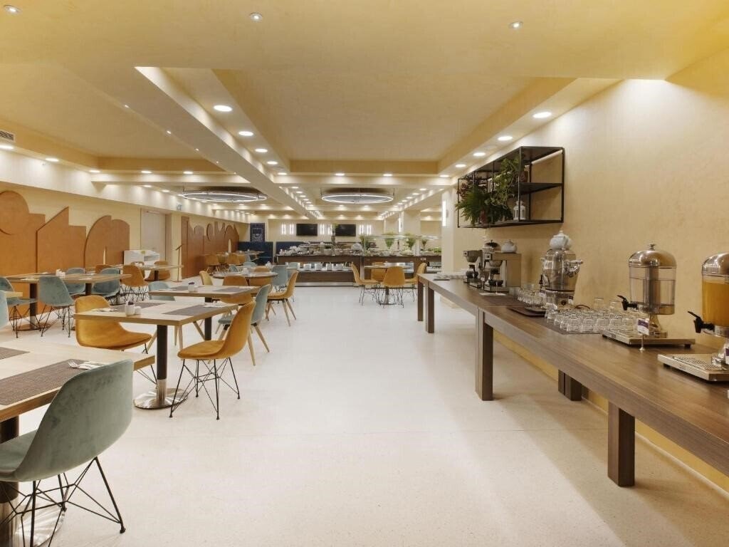 Фотографія Mercure Istanbul Bakirkoy (ex. Blue Regency) 4*