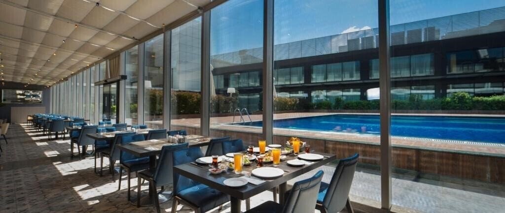 Территория Windsor Hotel & Convention Center 5*