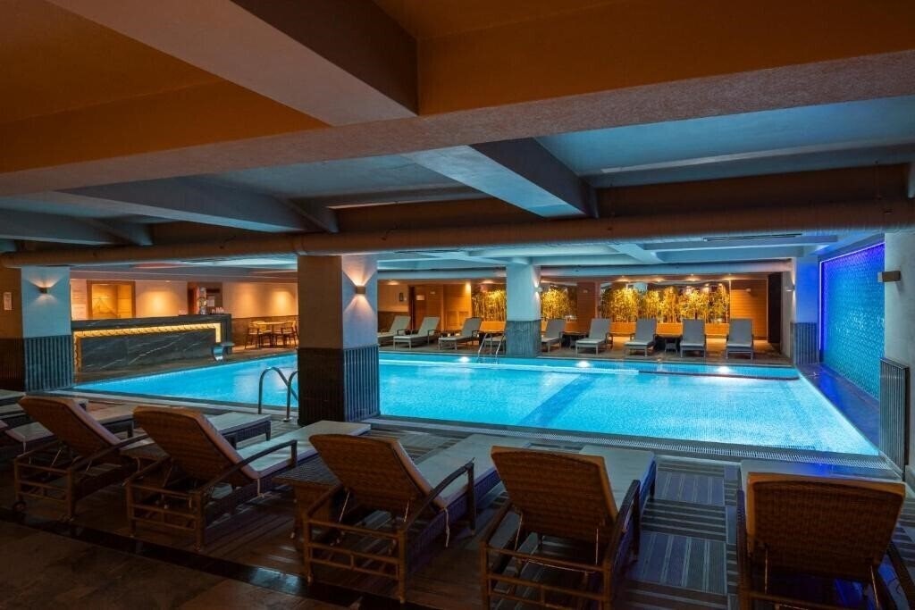 Панорама Windsor Hotel & Convention Center 5*