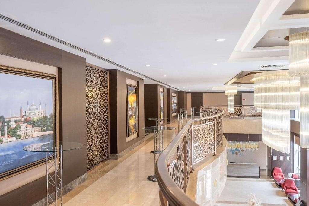 Вид Clarion Hotel Istanbul Mahmut Bey 5*