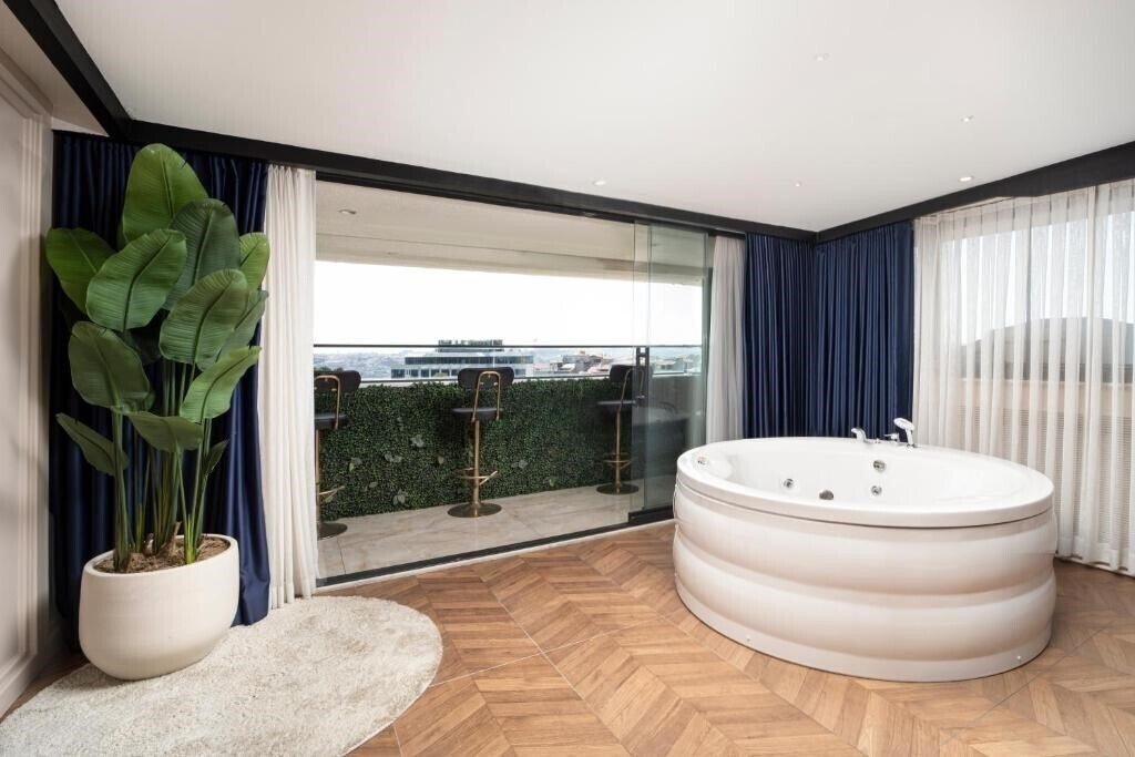 Фотография Walton Gardens Pera Hotel 3*