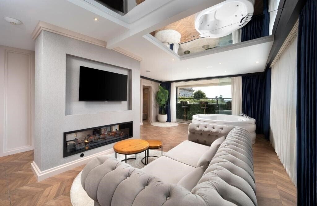 Вид Walton Gardens Pera Hotel 3*