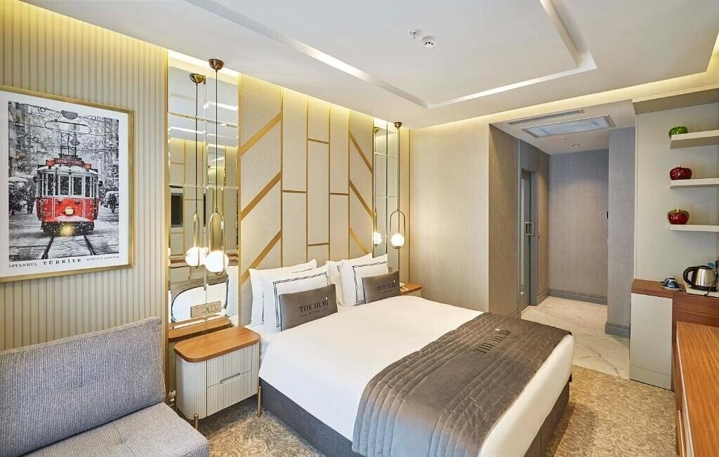 Апартаменти The Hubi Hotel 4*