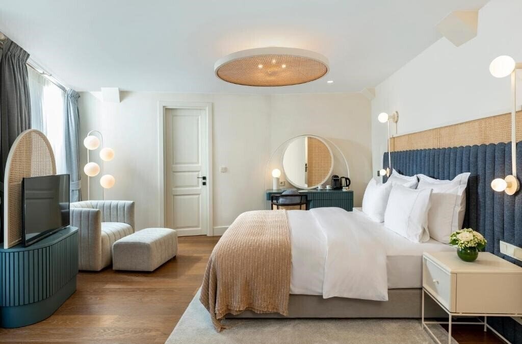 Територія Ecole St.Pierre 5*