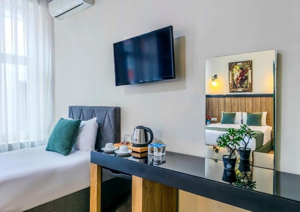 Вид La Pera Suites 3*