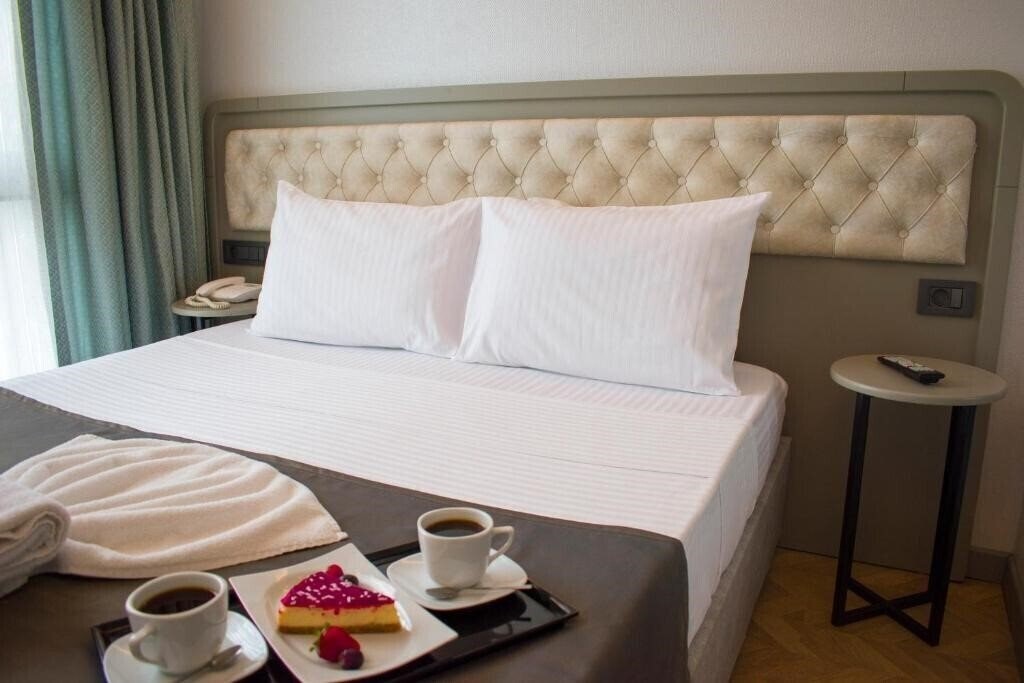 Территория Mayer Hotel Istanbul 2*