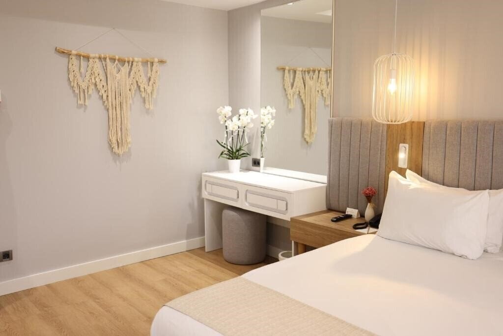 Панорама Nova Plaza Prime Hotel (ex. Sundance Hotel Istanbul, Holiday Inn Istanbul Airport Hotel) 5*