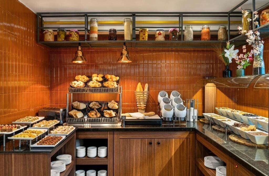 Вид Aspera Hotel Altunizade 4*