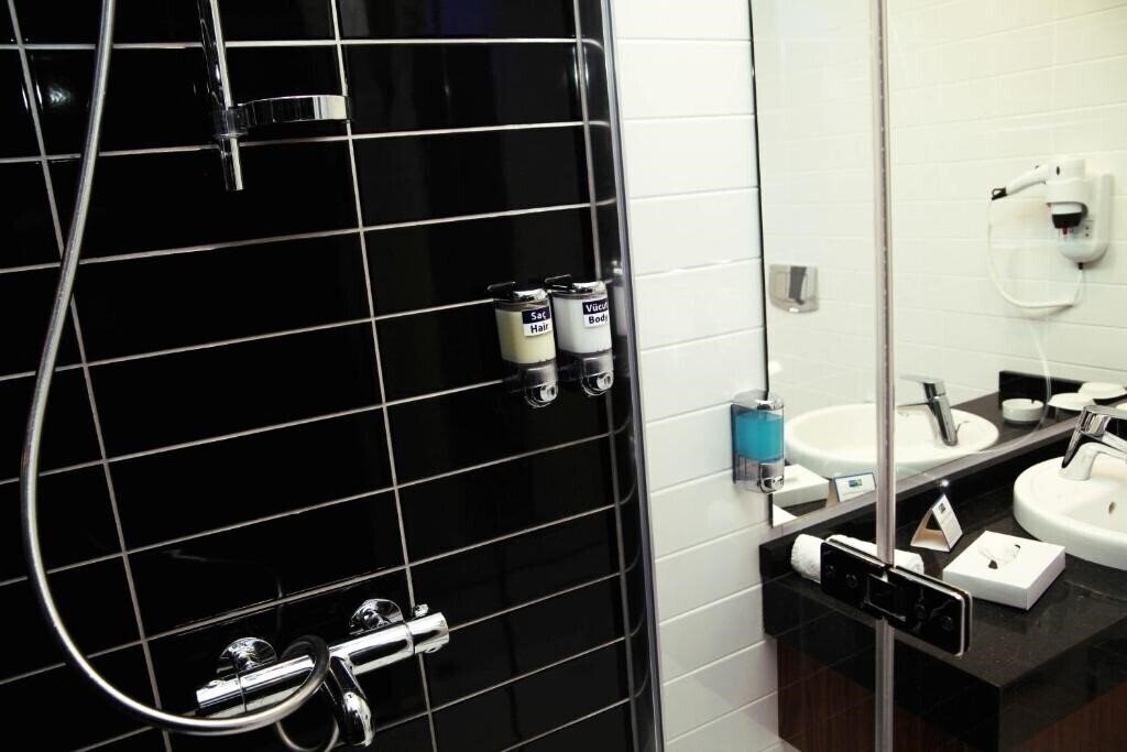 Апартаменти Holiday Inn Express Istanbul Altunizade by IHG (ex. Holiday Inn Express Altunizade) 3*