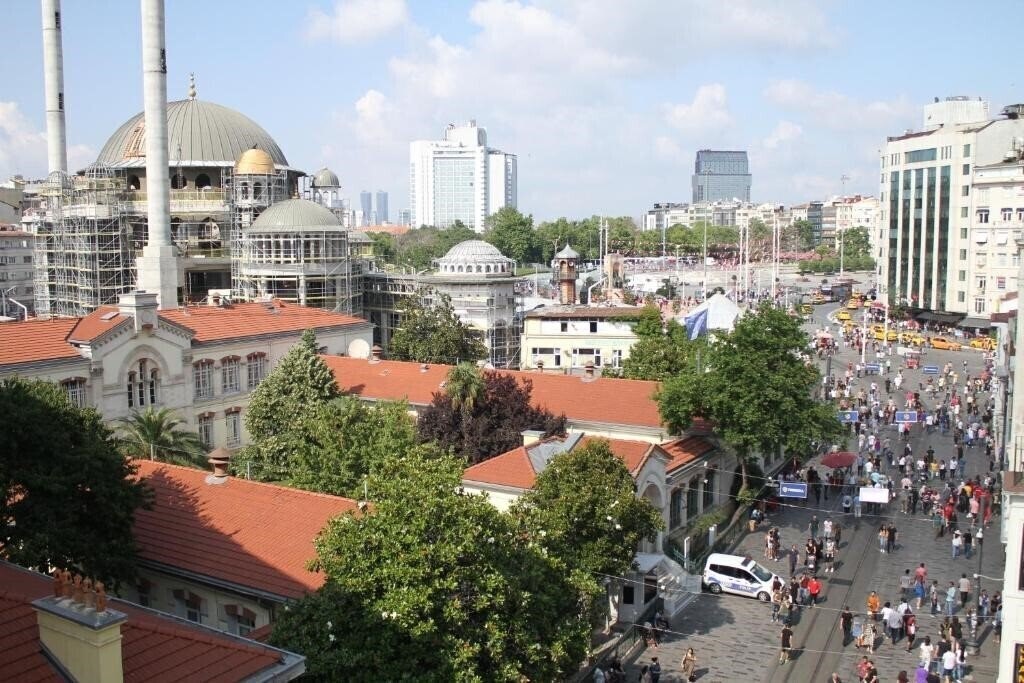 Территория Triada Hotel Taksim (ex. Triada Boutique & Residence) 4*